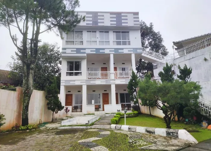 Hotel Lurus Puncak